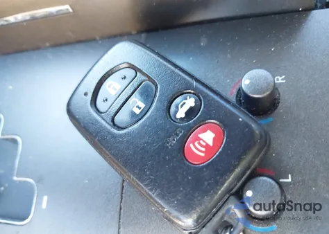 2011 Toyota Avalon Limited z USA, uszkodzony, nr VIN 4T1BK3DB5BU427858